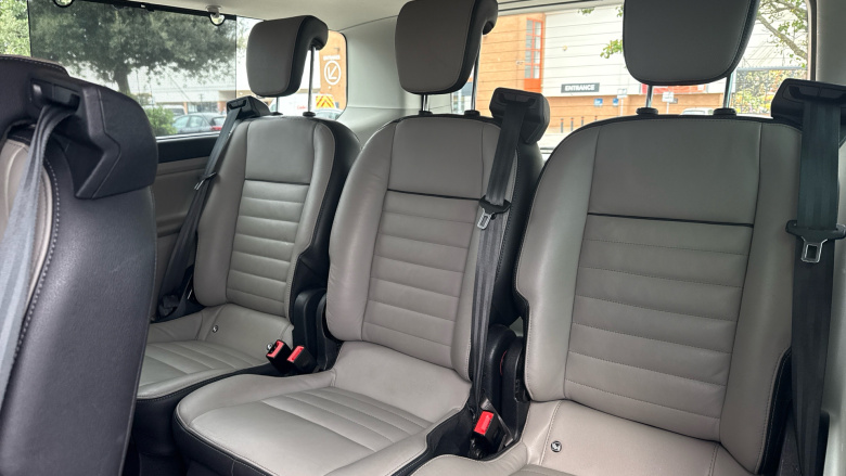 Ford Tourneo Custom Transit Custom Tourneo L2 Diesel Fwd 2.0 EcoBlue 150ps Low Roof 8 Seater Titanium